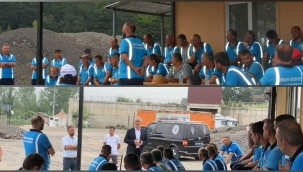 Hendek Belediye Başkanı Turgut Babaoğlu Temizlik İşçileriyle Tek Tek Bayramlaştı Teşekkür Etti