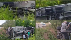 Hendek D-100 Hicriye Mahallesi Mevkiinde Freni Boşalan Kamyon Devrildi