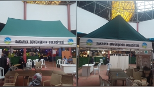 Hendek Salı Pazarında Aşı Çadırı Kuruldu 