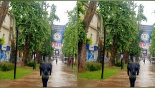 Hendek'te Aniden Bastıran Yağmurda Vatandaşlar Kaçacak Yer Aradı
