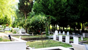 Sakarya Büyükşehir, 16 ilçedeki 909 mezarlığı tertemiz hale getirdi