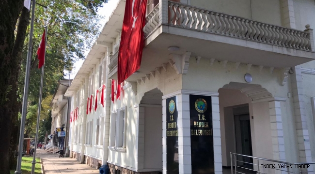 Hendek Belediyesi Basın Açıklaması Hukuk Önünde Hesaplaşacağız