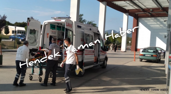 Hendek'te Motosikletten Düşen Genç Yaralandı