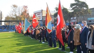 Hendek Atatürk Stadyumunda 29 Ekim Cumhuriyet Bayramı Coşkusu