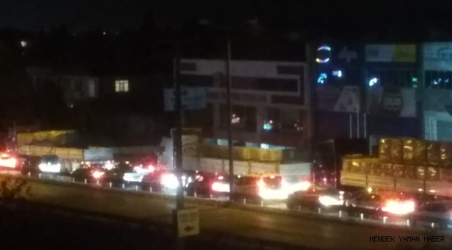 Hendek D 100 Karayolunda Trafik Kitlendi