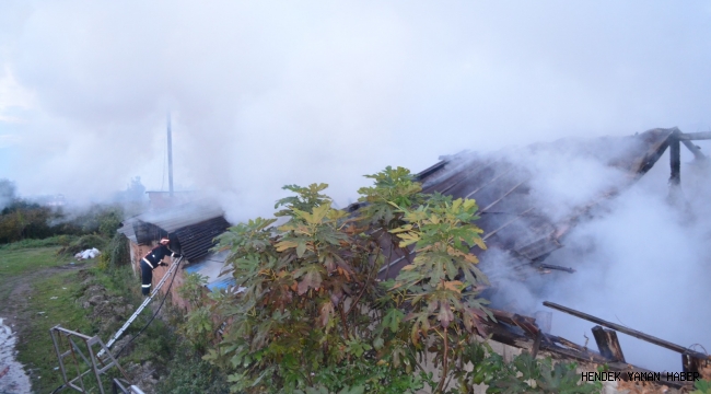 Hendek'te Kereste Atölyesi Alevlere Teslim Oldu