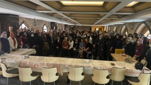 AK Parti'li kadınlar Eğitim Toplantısında  bir araya geldi