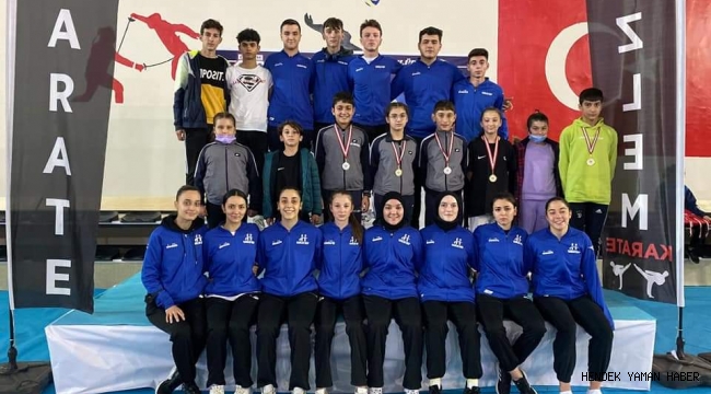 Hendek Belediyesi Karate Takımı Turnuvada Madalya Bırakmadı 