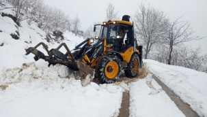 HENDEK BELEDİYESİ  TEYAKKUZDA KARLA MÜCADELE BAŞLADI