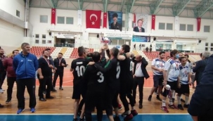 Hendek Kaymakamlık Voleybol Turnuvası Şampiyonu Aydın Kuruyemiş