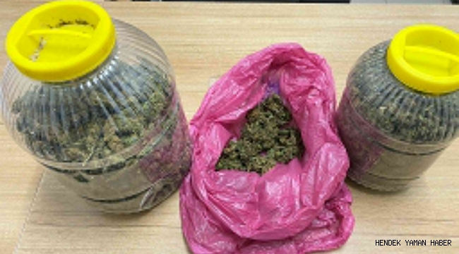 Hendek'te Jandarma kaçan zanlıyı ararken kilolarca esrar yakaladı