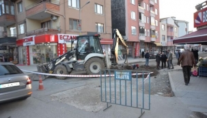 Hendek’te Vatandaşlara Uyarı Araçlarınızı O Cadde üzerine bırakmayın 
