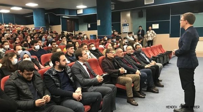 Hendek Ak Gençlik Salona Sığmadı Gözler Selfici Başkan Baykal'ı Aradı 