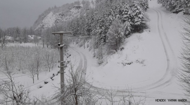 Hendek Dikmen Yaylası'ndan kar etkili oluyor Fotoğraflar bugün çekildi