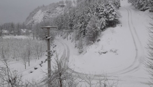 Hendek Dikmen Yaylası'ndan kar etkili oluyor Fotoğraflar bugün çekildi 