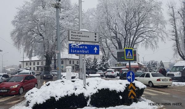 Hendek Güne Karla Uyandı