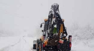 Hendek'te kar seferberliği devam ediyor