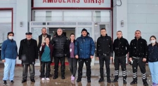 Vali Kaldırım Hendek Devlet Hastanesinde kazazedeleri ziyaret etti