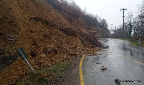 Hendek Aksu Mahallesi’nde Heyelan Nedeniyle Kapanan Grup Yolu Ulaşıma açıldı 