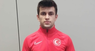 Büyükşehirli Güreşçi Mükremin Aktaş Avrupa Şampiyonası İçin Bulgaristan'da