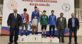 HENDEK GÜREŞ KULÜBÜ KÜRSÜ ALIŞKANLIĞINI AMASYA'DA DA DEVAM ETTİRDİ