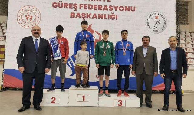 HENDEK GÜREŞ KULÜBÜ KÜRSÜ ALIŞKANLIĞINI AMASYA'DA DA DEVAM ETTİRDİ