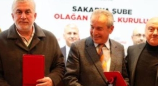 Hendek Kızılay Koordinatörü  Bağdatlı'ya Plaket ve Bronz Madalya