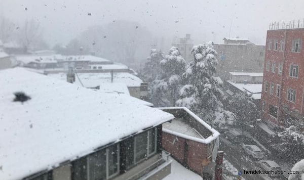 Hendek merkezde Kar Etkisini göstermeye başladı