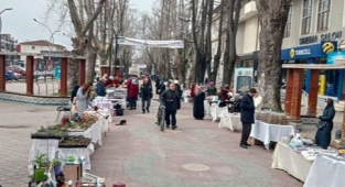 HENDEK'TE 2'NCİ KADIN DAYANIŞMA ETKİNLİĞİNE YOĞUN İLGİ