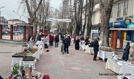 HENDEK'TE 2'NCİ KADIN DAYANIŞMA ETKİNLİĞİNE YOĞUN İLGİ