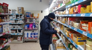 HENDEK ZABITA MÜDÜRLÜĞÜ EKİPLERİ MARKETLERE SIKI DENETİME DEVAM EDİYOR 