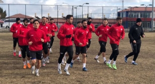 Hendekspor Zorlu Nevşehir Belediyespor Karşısında Puan Alarak Nefes almak istiyor  