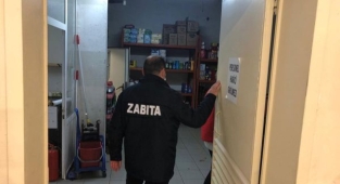 marketlerin yağ reyonları, gıda satış yerleri ve depolarını tek tek inceledi.