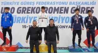 Sakarya Büyükşehir Grekoromen Güreş Takımı Konya'ya Damga Vurdu