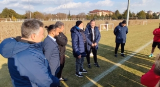 Ünlü Teknik Adam Hikmet Karaman'dan Hendekspor Kafilesine Sürpriz ziyaret