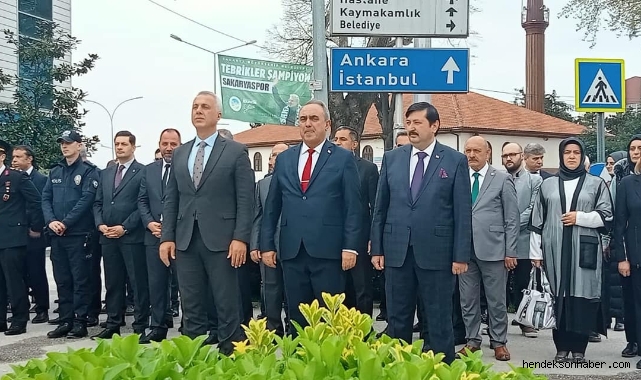 23 NİSAN HENDEK CUMHURİYET MEYDANINDA COŞKUYLA KUTLANDI