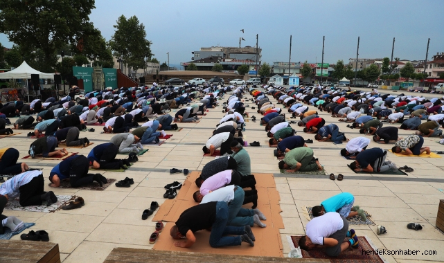 Bayram Namazı Demokrasi Meydanı’nda kılınacak