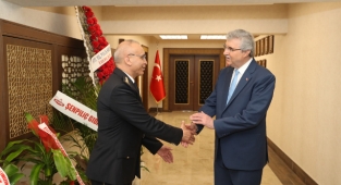 “Canları pahasına huzur temin eden Türk Polisi'ne şükran borçluyuz”