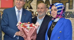 Enişte Hendek Ziyaretinde Asfaltlanmamış Grup Yolu Kalmayacak Sözü Verdi 