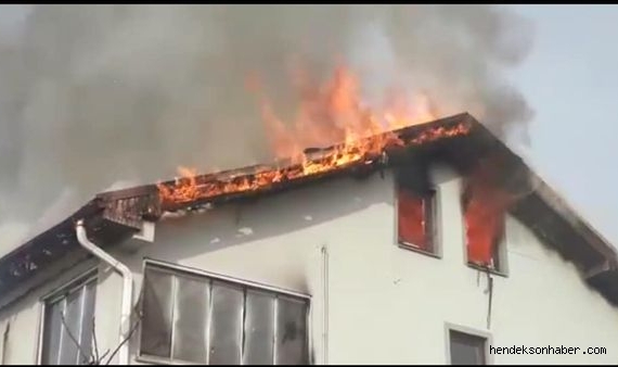 Hendek’te Çıkan Yangında  2 katlı Ev Kullanılmaz Hale Geldi 