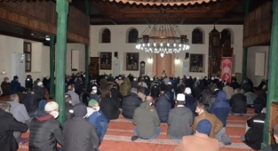 Hendek’te İlk teravih kılındı