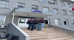 Hendek’te İstismardan aranan firariyi Jandarma Yakaladı