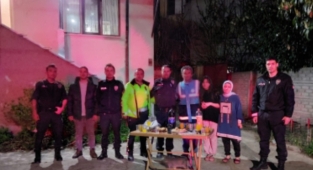 Kavga İhbarına Giden Hendek İlçe Emniyet Müdürlüğü Asayiş Ekiplerine Tatlı Sürprizi