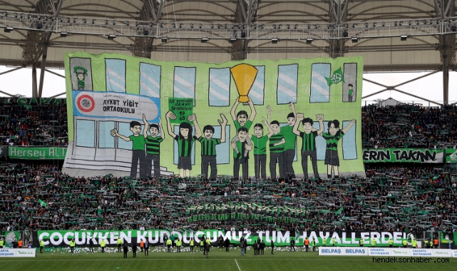 "Mutluyuz, gururluyuz iyi ki Sakaryasporluyuz"