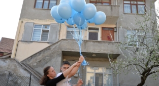  OTİZMİN FARKINDAYIZ YANINIZDAYIZ