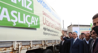 Sakarya Büyükşehir’in yardım tırları dualarla uğurlandı