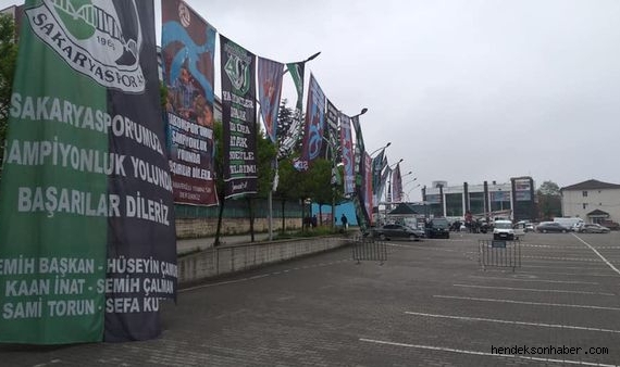 Şampiyonluk Kutlamalarına Saatler Kala Hendek Belediye Otoparkı Gelin Gibi Süslendi