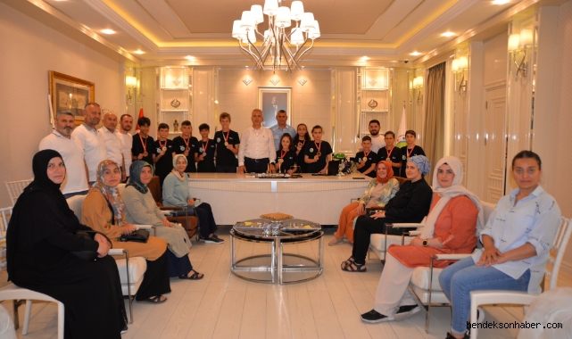 BAŞKAN BABAOĞLU'NDAN ŞAMPİYONLARA ÖDÜL