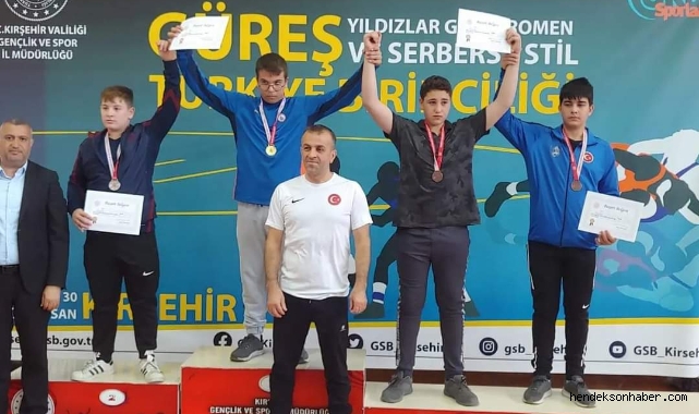 Hendek Gençlik Merkezi Spor Kulübü Grekoromen Güreş Takımı Türkiye Üçüncüsü Oldu!