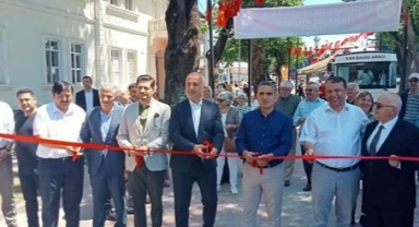 Hendek Muammer Sencer Caddesinde Cam Mozaik Sergisi ilgi gördü